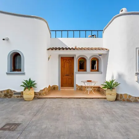 Rebeca - Plusholidays Villa